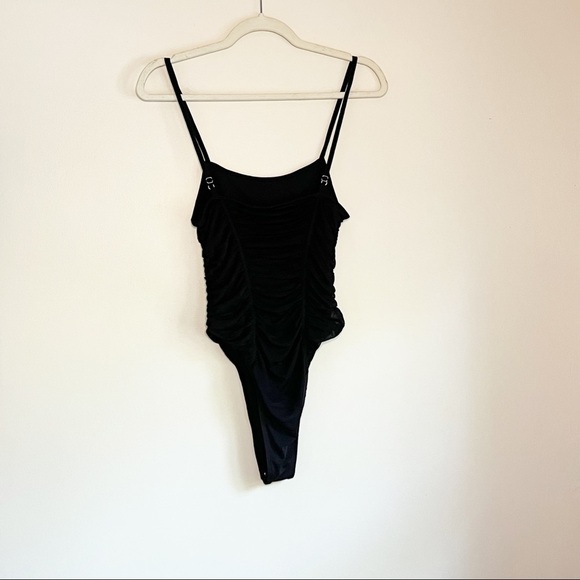 Soft Stretch Jersey Knit Shirred Bodysuit in Black Size M - Picture 5 of 9